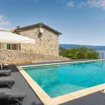 View Kvarner In Opatija By Guide فيلة Ičići